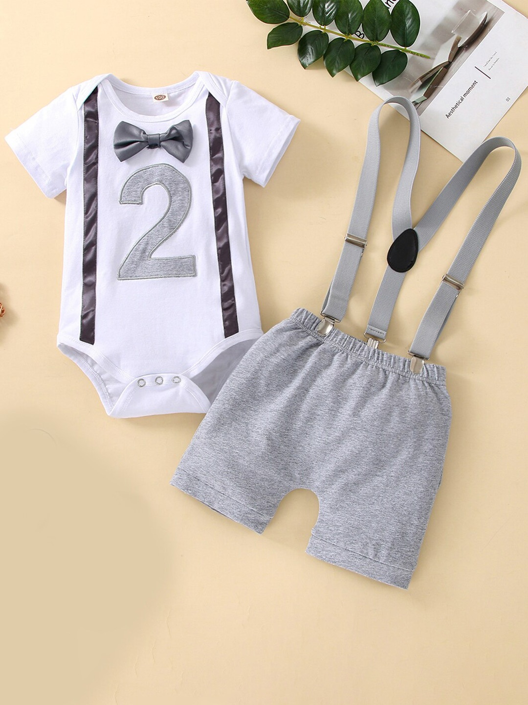 

Babymoon Infant Printed Romper & Suspender, Grey