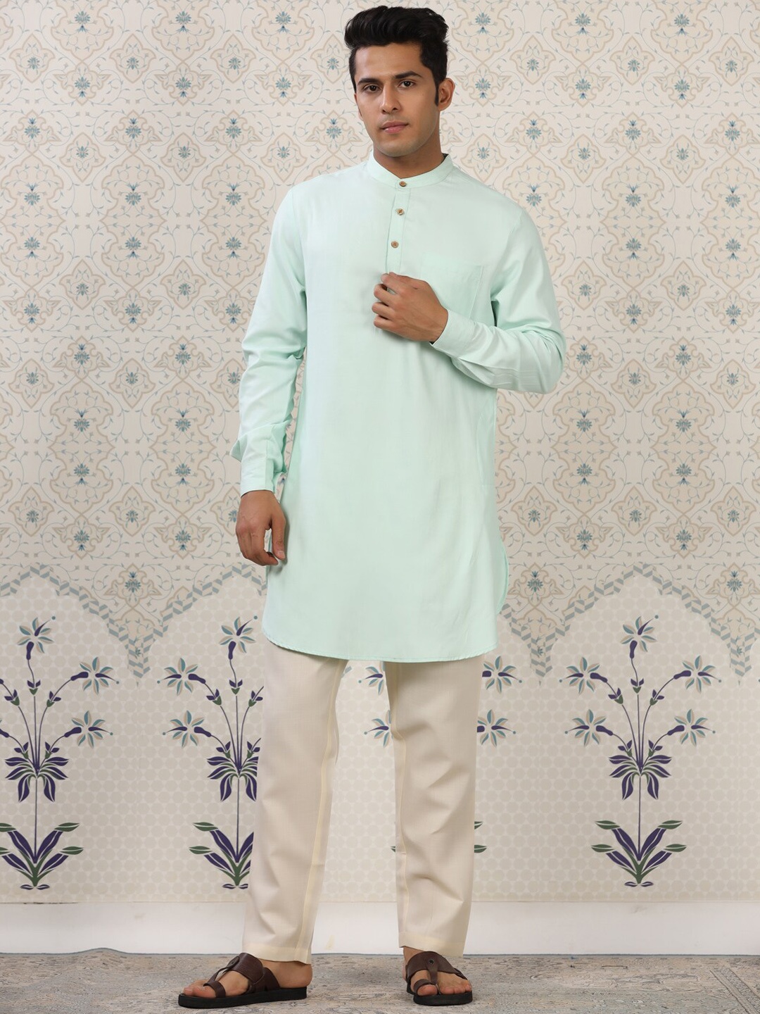 

Ode by House of Pataudi Green & Beige Band Collar Straight Kurta with Pyjamas