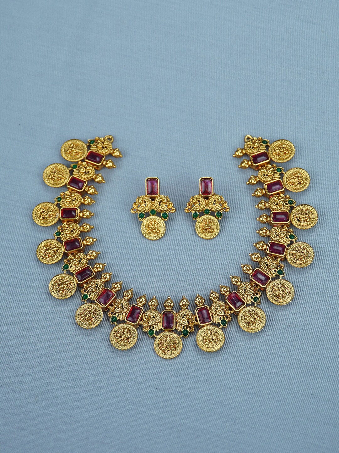 

Diksha collection Gold-Plated Stone-Studded Jewellery Set