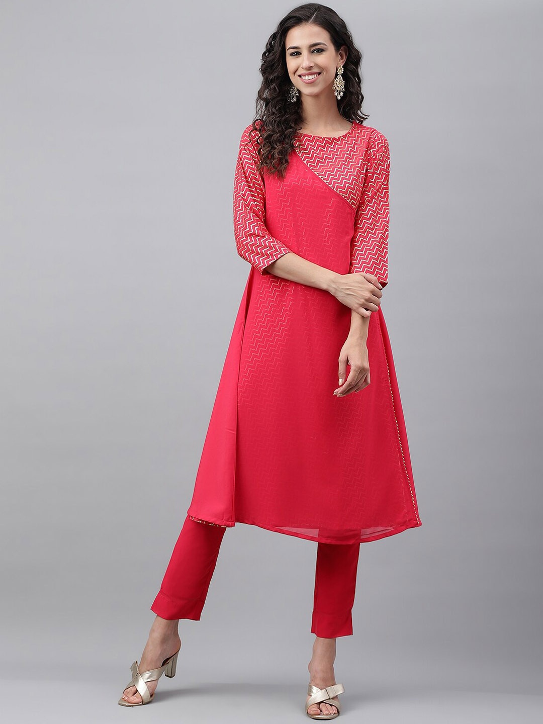 

Janasya Pink & Beige Chevron Printed Layered Gotta Patti Crepe Kurta