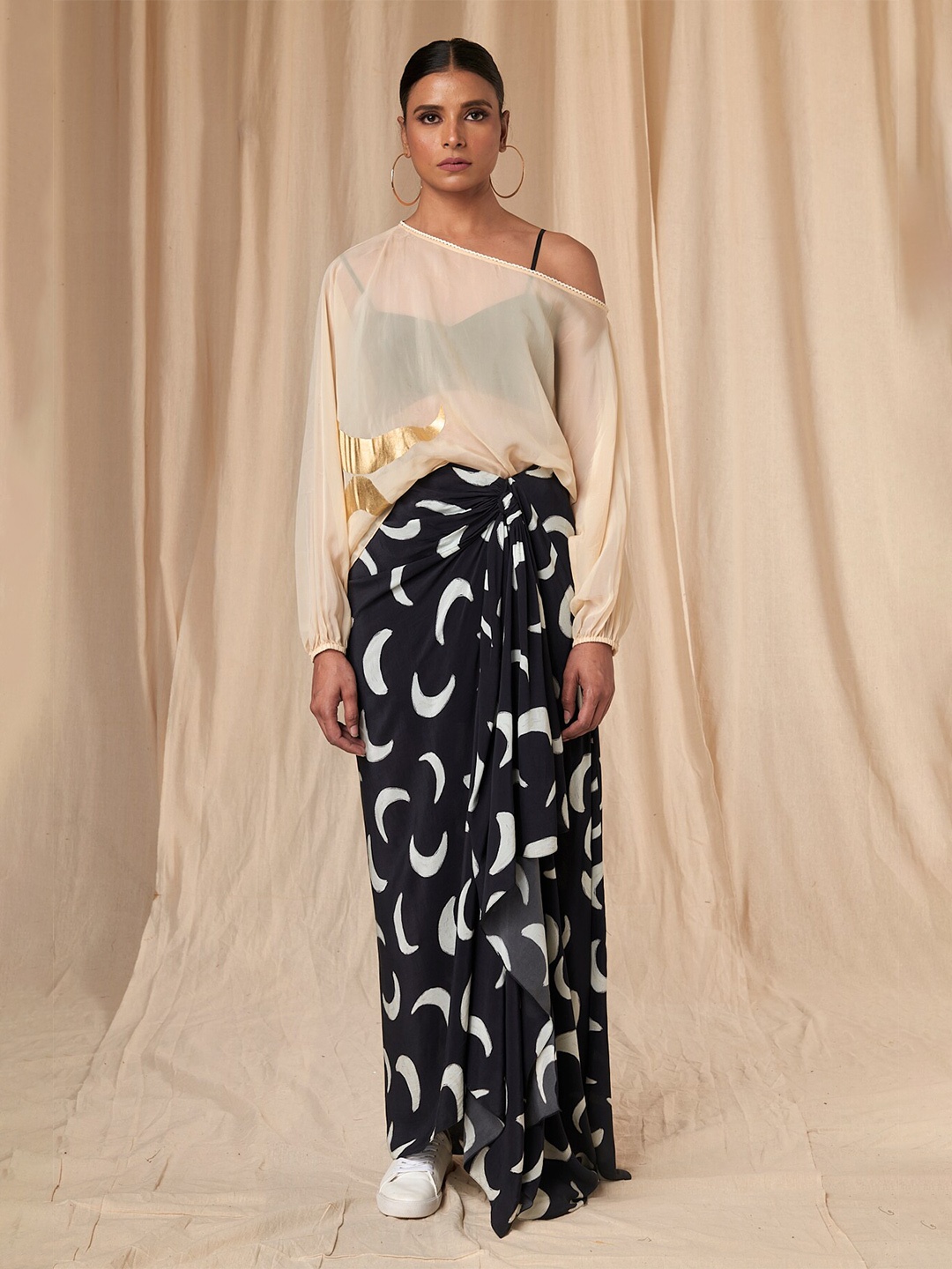 

Masaba One Shoulder Top With Drape Skirt, Black