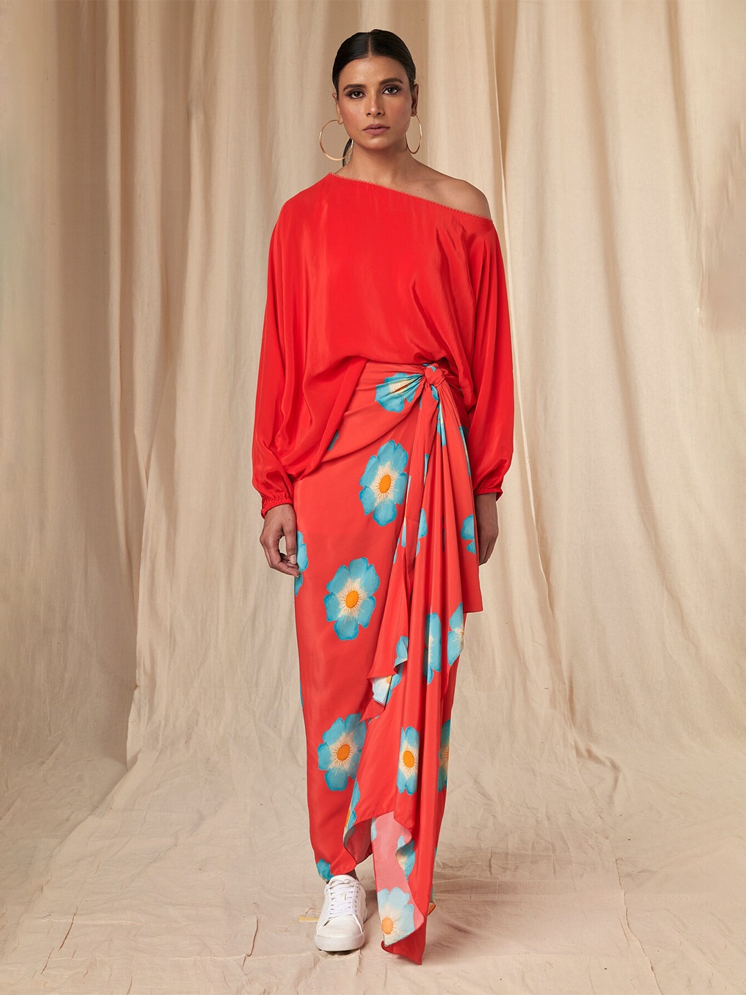 

Masaba Miranda Big Size Crazy-Daizy One Shoulder Poncho with Drape Skirt Set, Red