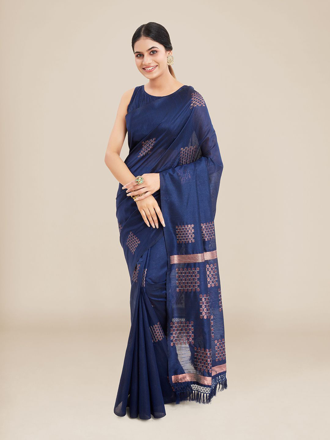 

Kalyan Silks Red & Gold-Toned Ethnic Motifs Silk Blend Saree