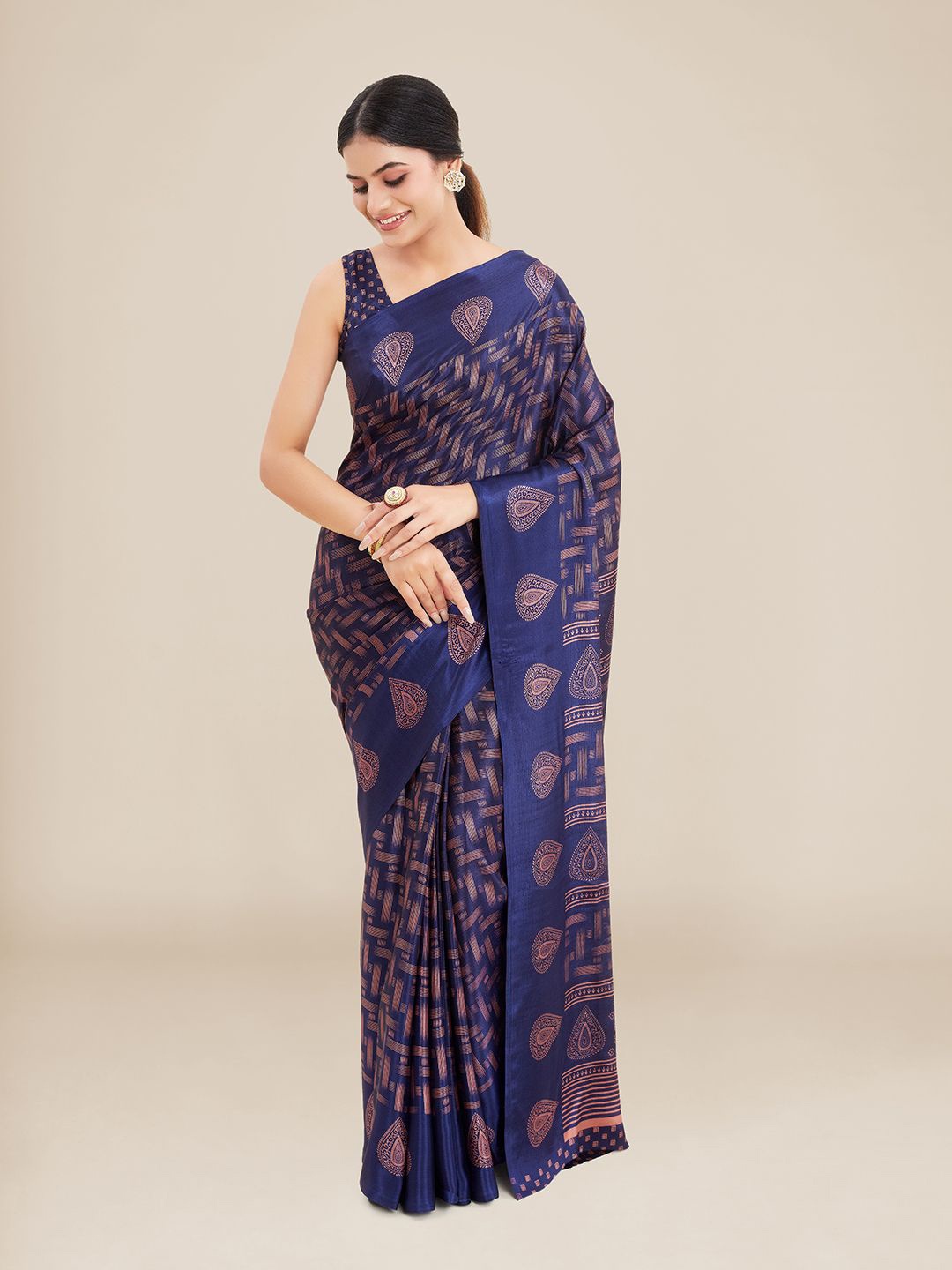 

Kalyan Silks Navy Blue & Gold-Toned Silk Blend Saree