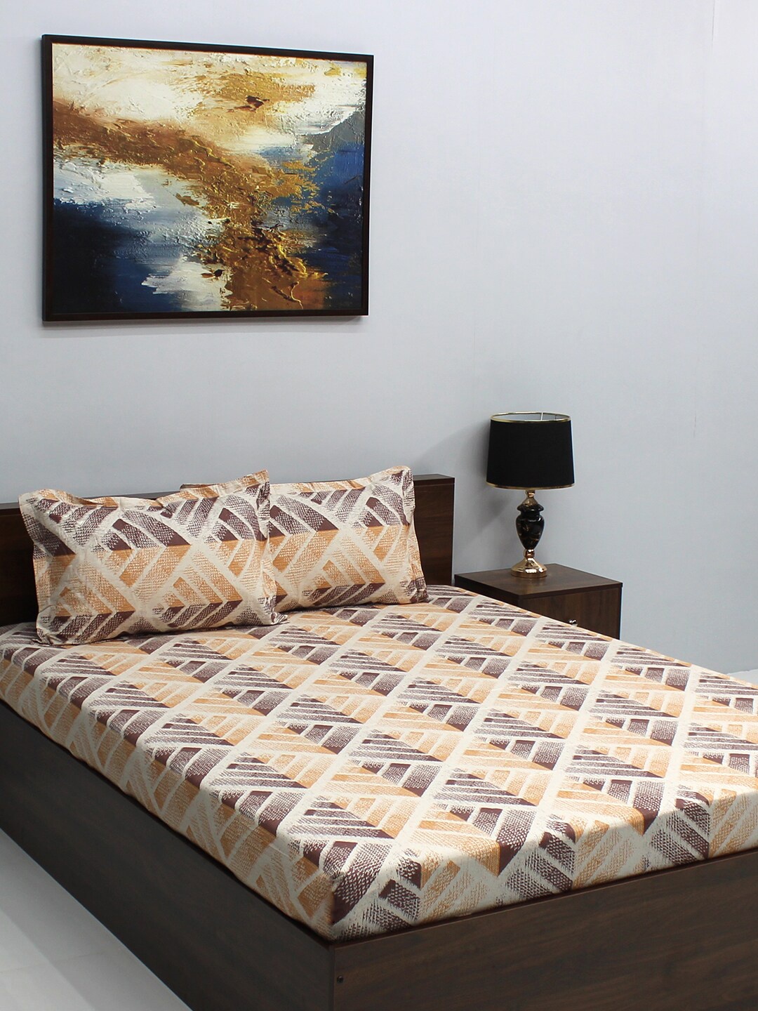 

BOMBAY DYEING Yellow & Brown 104 TC King Bedsheet with 2 Pillow Covers