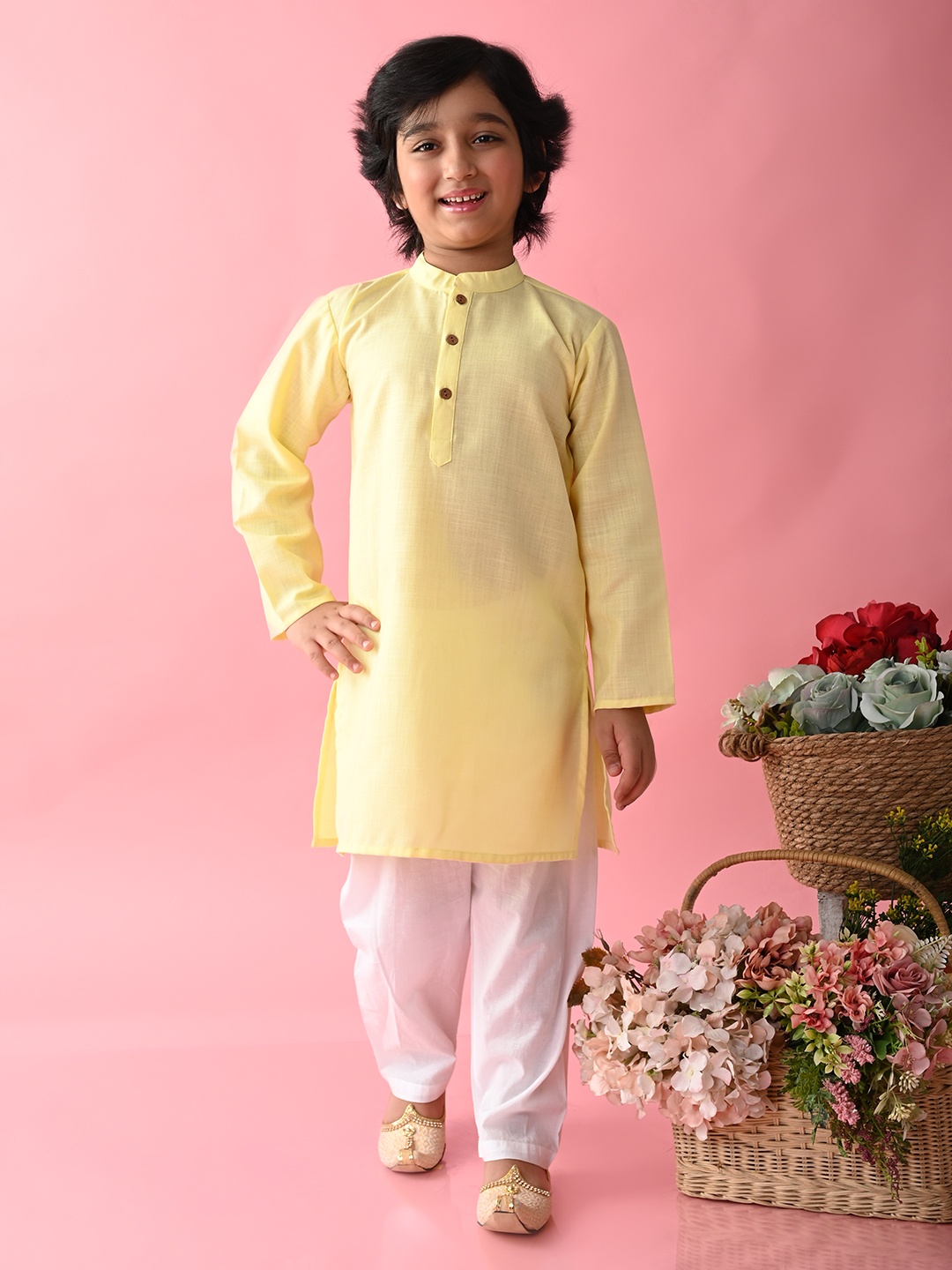 

SAKA DESIGNS Boys Mandarin Collar Straight Kurta with Pyjamas, Yellow