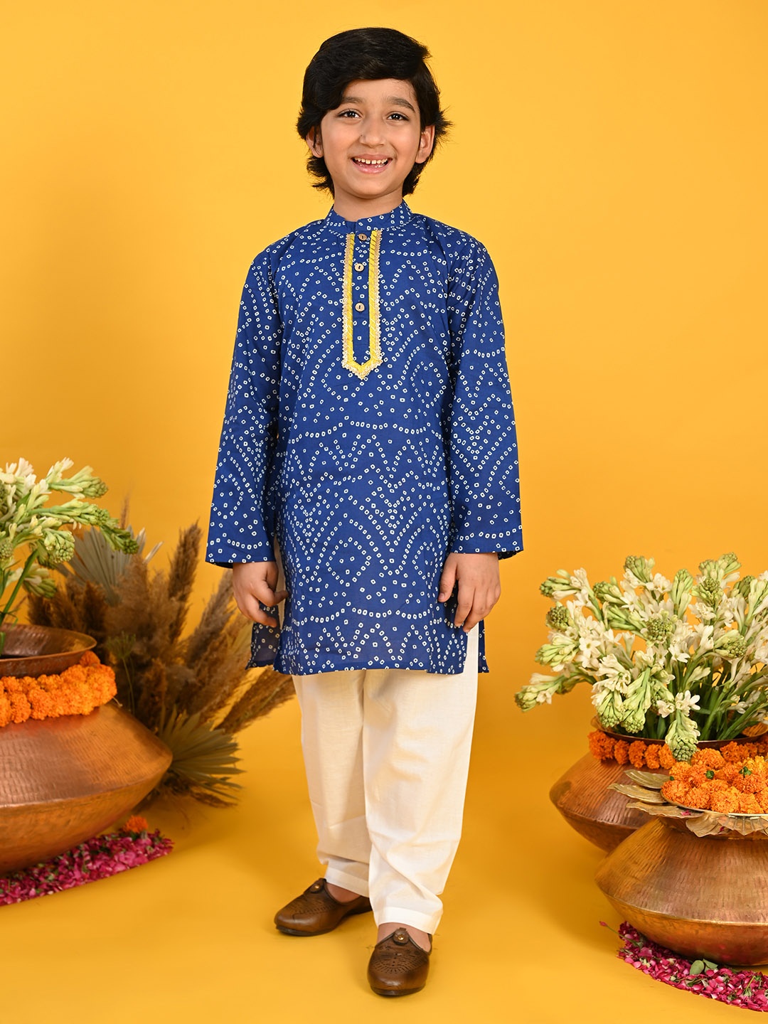 

SAKA DESIGNS Boys Bandhani Printed Gotta Patti Kurta with Pyjamas, Blue