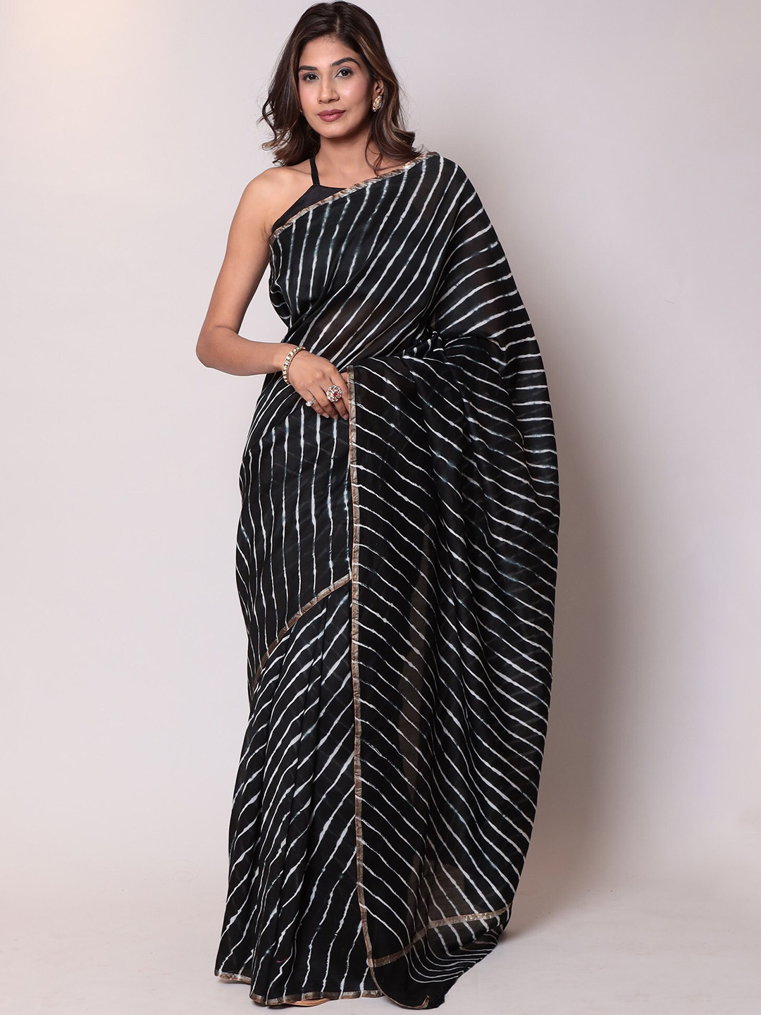 

ZARI Leheriya Printed Zari Pure Cotton Saree, Black