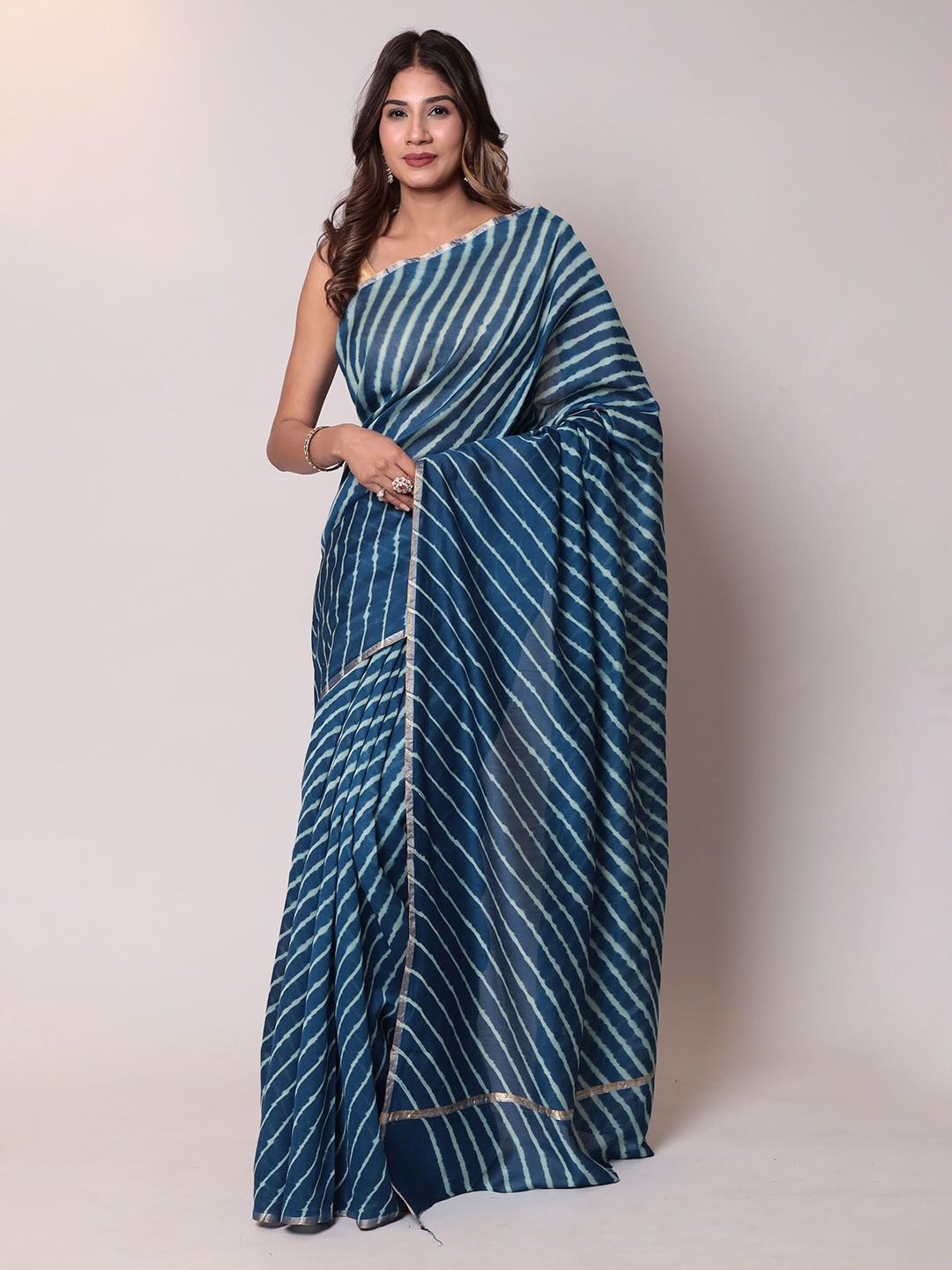 

ZARI Leheriya Zari Cotton Blend Chanderi Saree, Navy blue