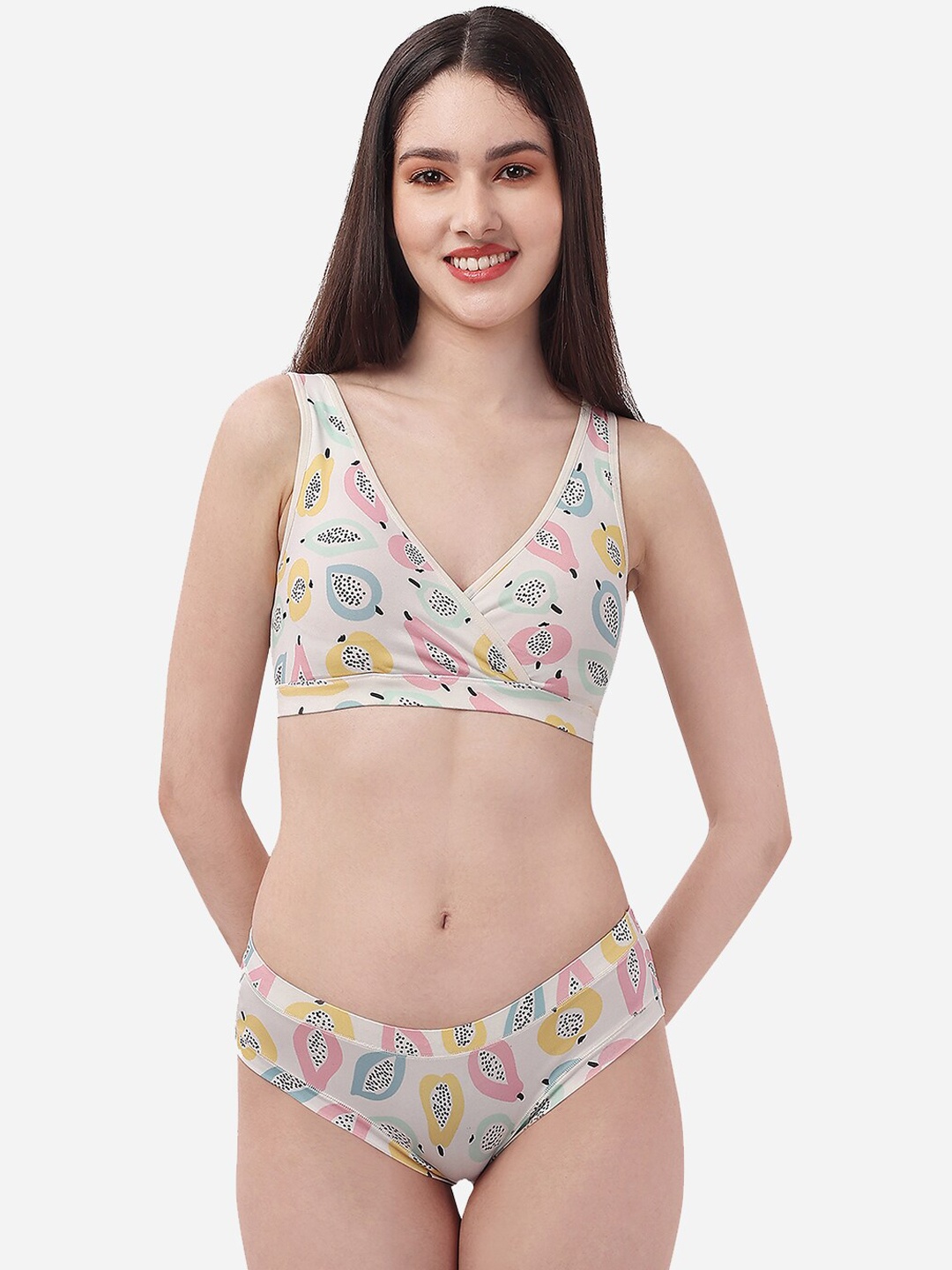 

Soie Printed Non Padded Non Wired Lounge Bra with Mid Rise Seamless Full Coverage Brief, White
