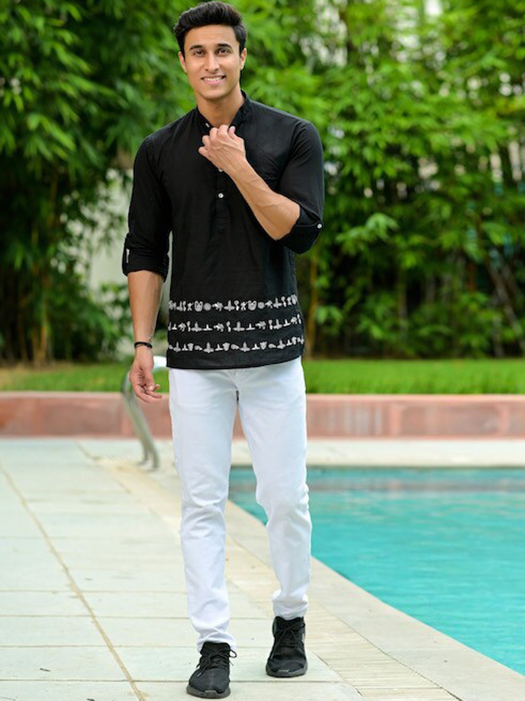 

Hatheli Band Collar Ethnic Motifs Printed Cotton Short Kurta, Black