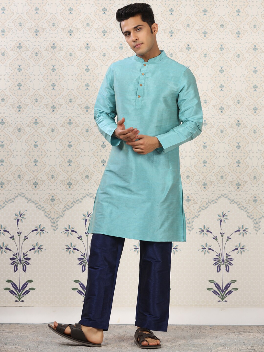 

Ode by House of Pataudi Teal & Navy Blue Mandarin Collar Straight Kurta with Pyjamas