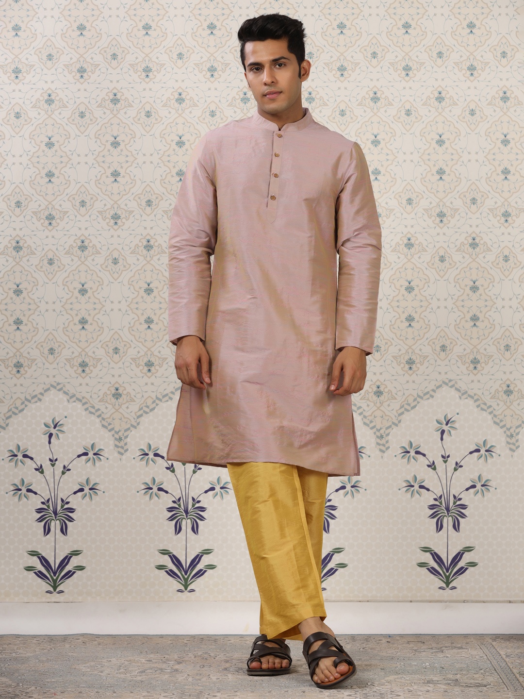 

Ode by House of Pataudi Peach-Coloured Mandarin Collar Straight Kurta with Pyjamas