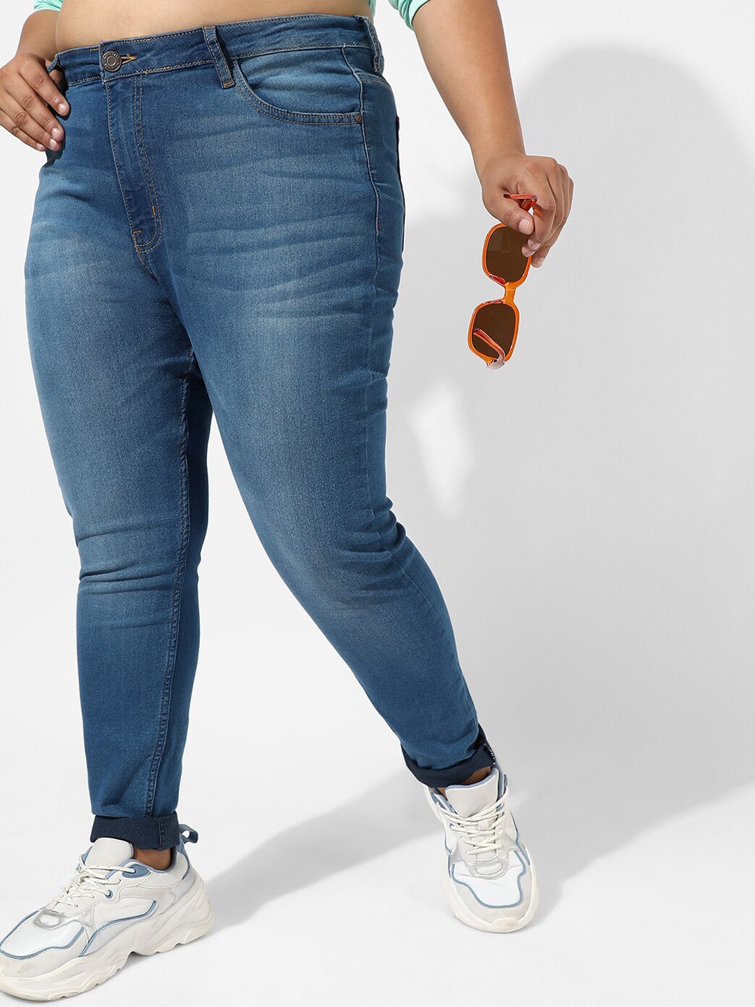 

Instafab Plus Plus Size Women Mid-Rise Jean Skinny Fit Light Fade Stretchable Jeans, Blue