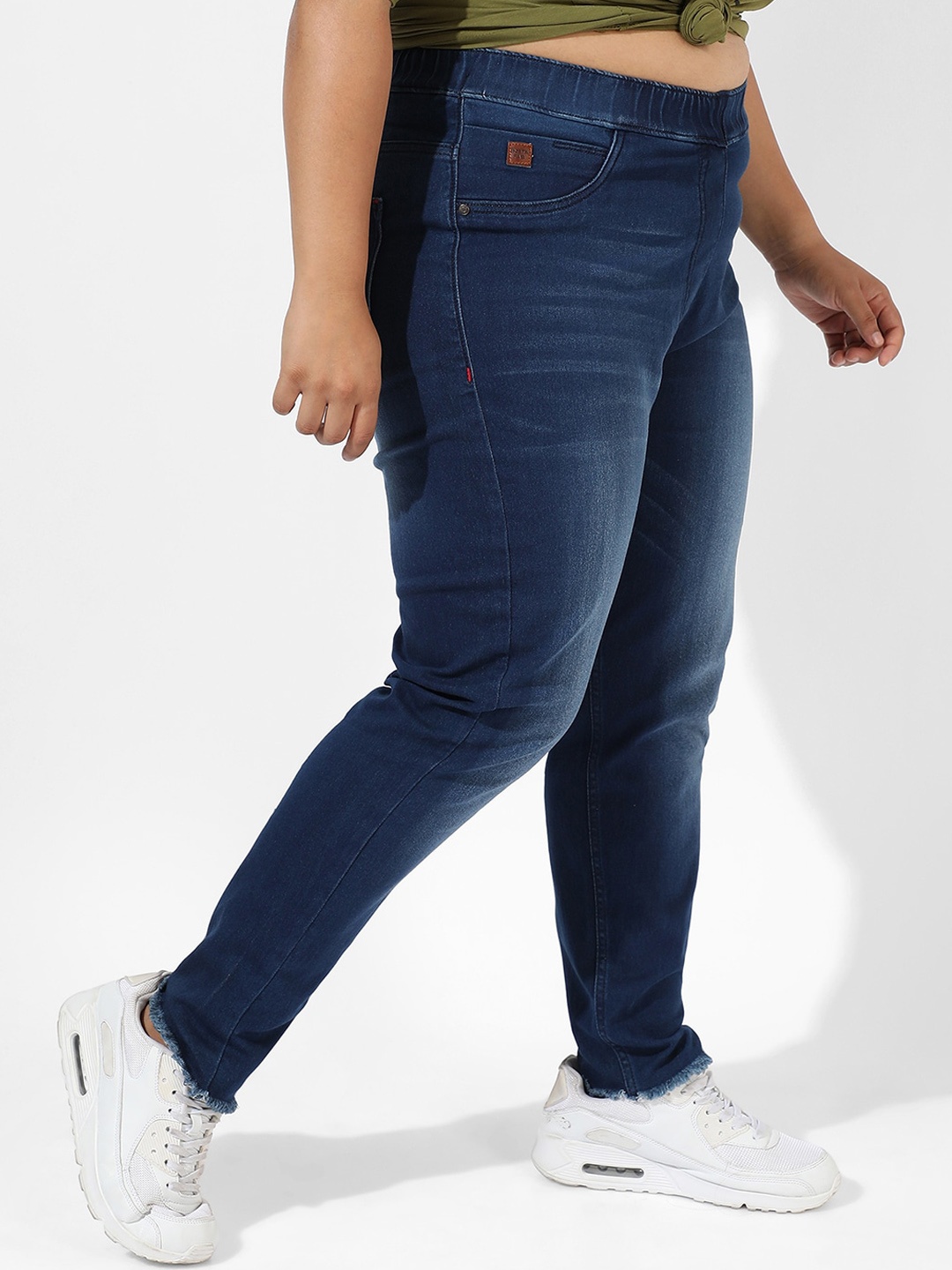 

Instafab Plus Plus Size Women Jean Skinny Fit Light Fade Stretchable Jeans, Navy blue