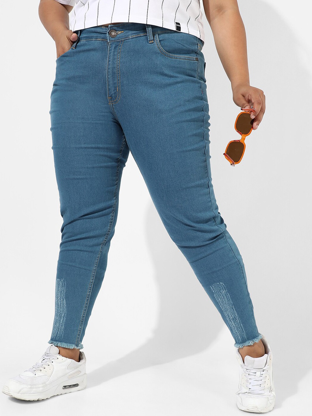 

Instafab Plus Plus Size Women Jean Skinny Fit Mildly Distressed Stretchable Jeans, Blue