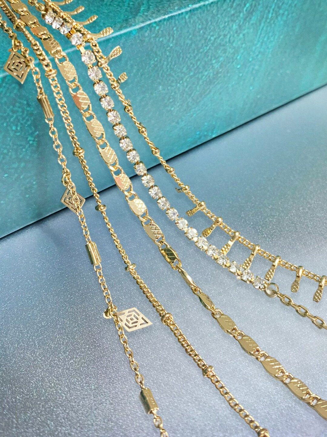 

OOMPH Set Of 5 Gold-Plated Chain Multi Layer Link Bracelet