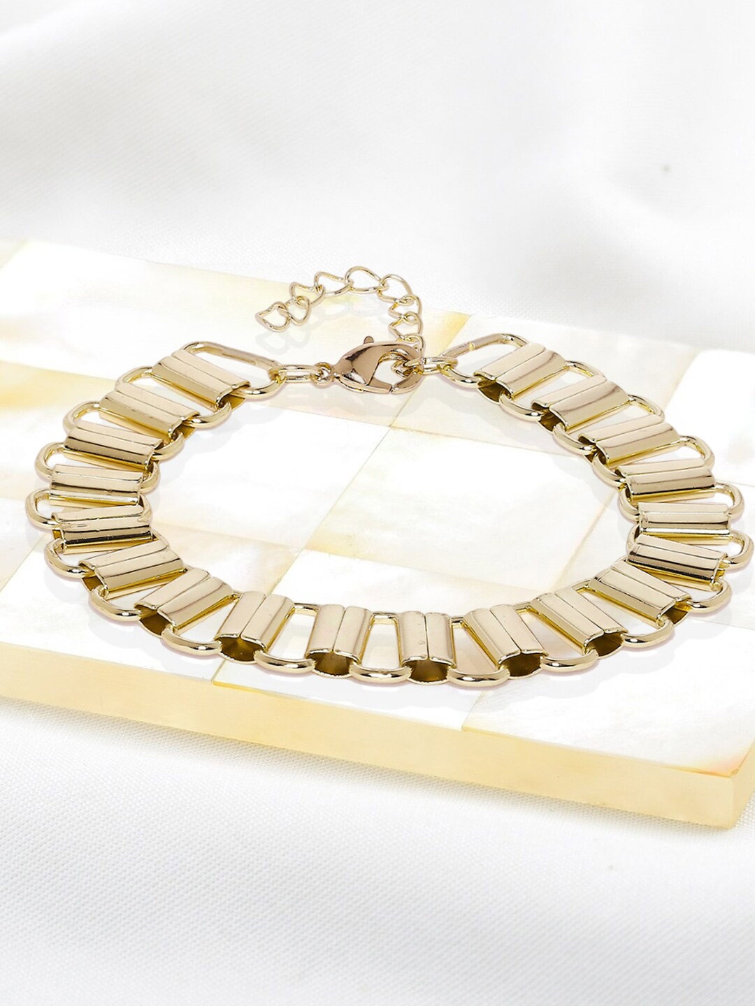 

OOMPH Gold-Plated Broad Chain Link Bracelet