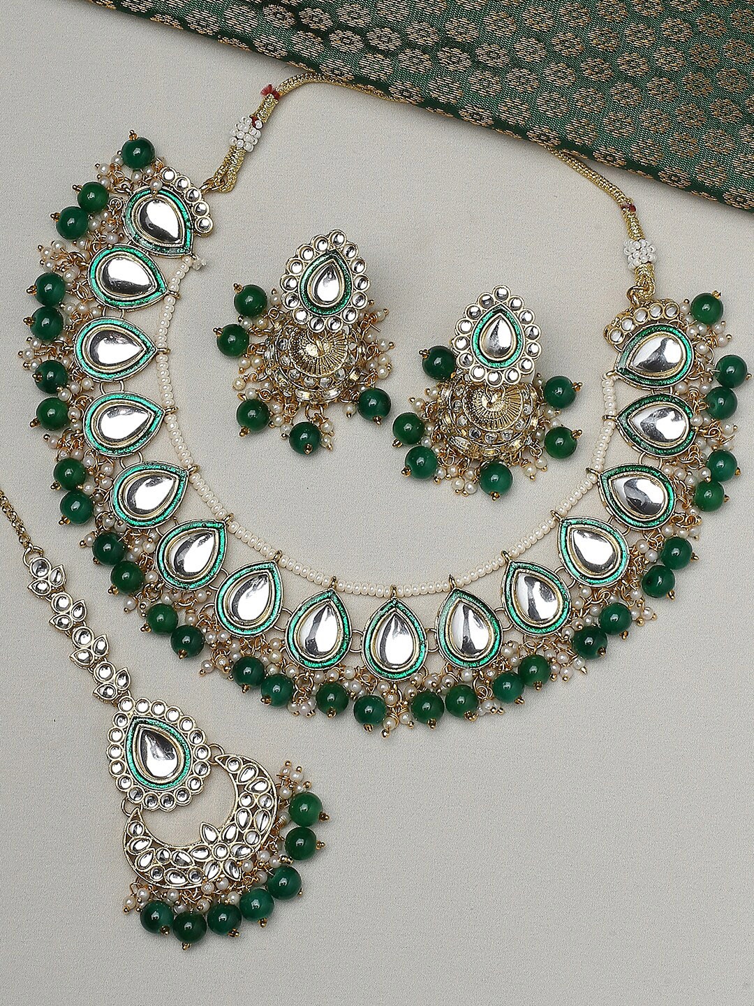 

OOMPH Kundan-Studded & Beaded Jewellery Set, Green