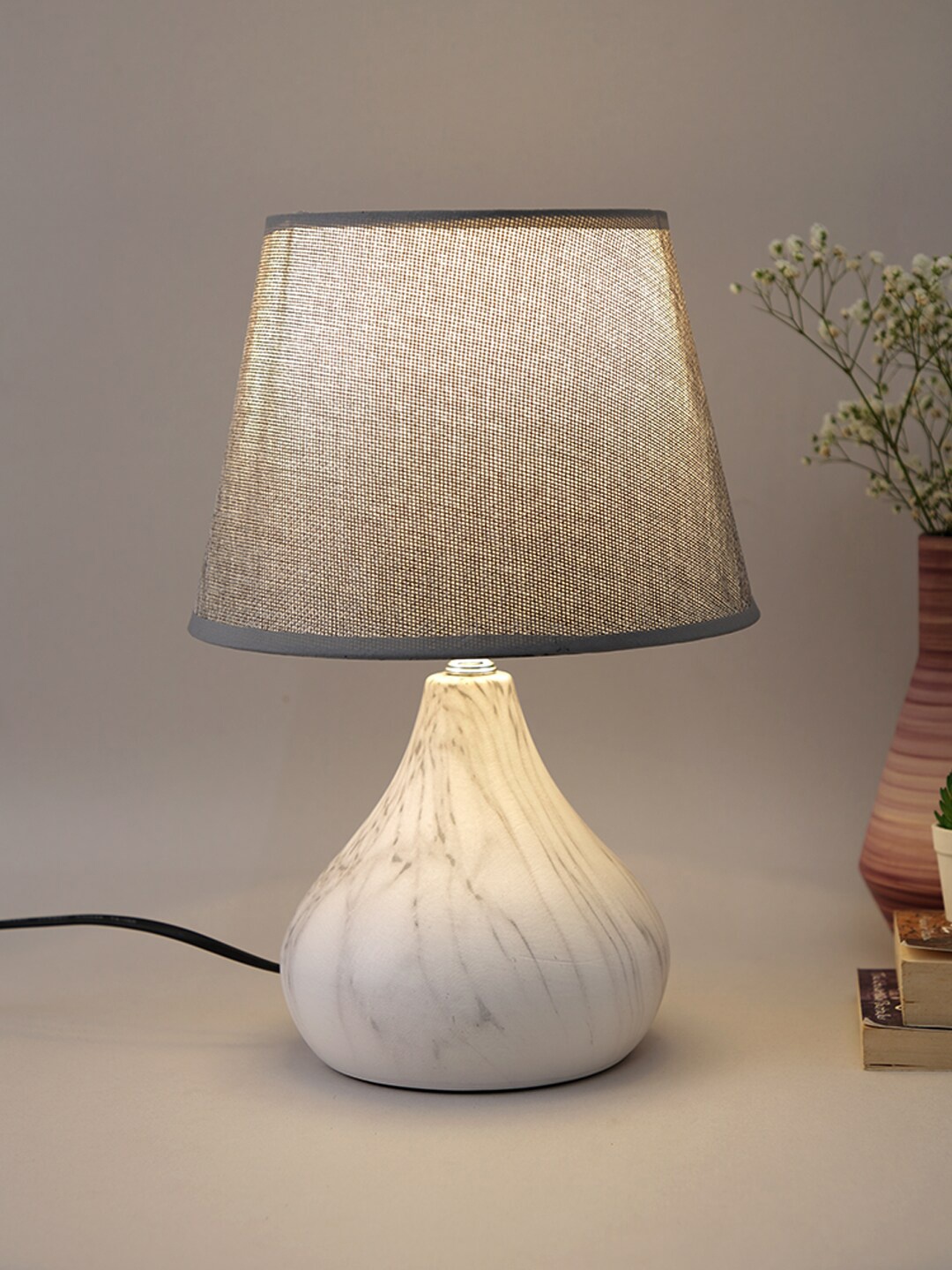 

TAYHAA Beige Textured Earthen Lamp