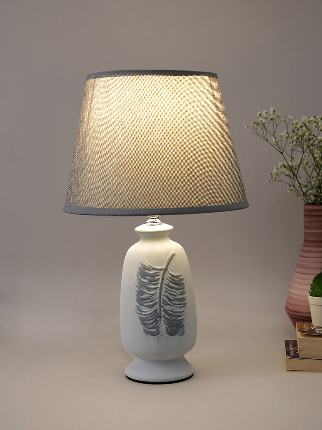 

TAYHAA White Textured Carved Leaf Table Lamp With Fabric Shade