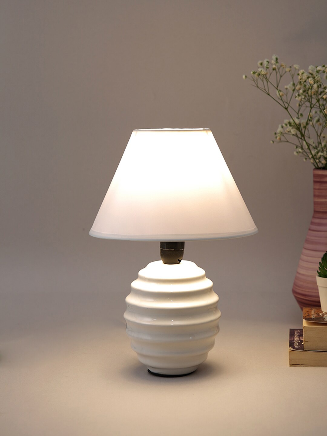 

TAYHAA White Textured Suave Illumine Table lamp