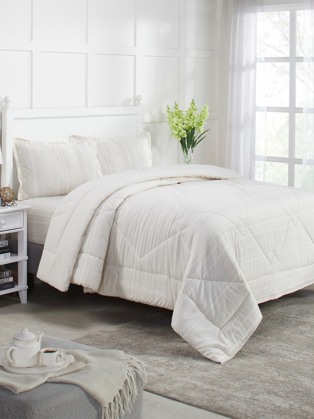 

MYTRIDENT White Grey Melange Striped Double King Bedding Set