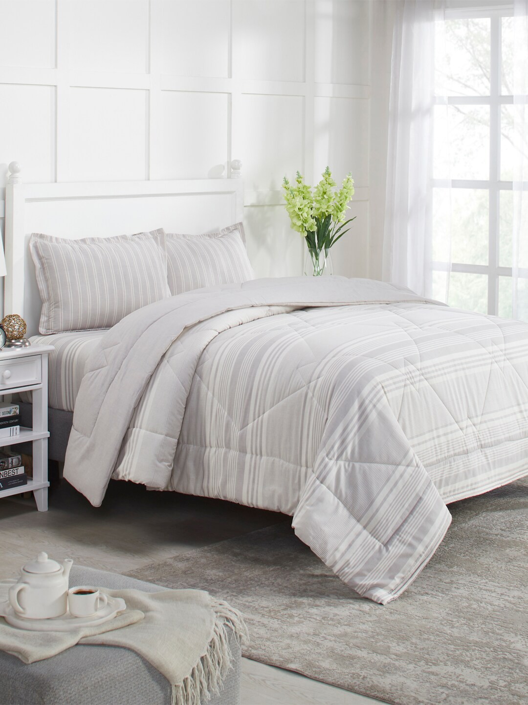 

MYTRIDENT White Grey Striped Double King Bedding Set