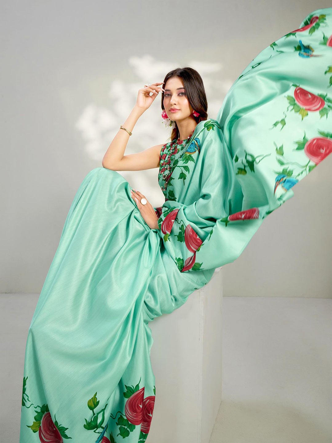 

Sangria Green & Red Floral Printed Saree
