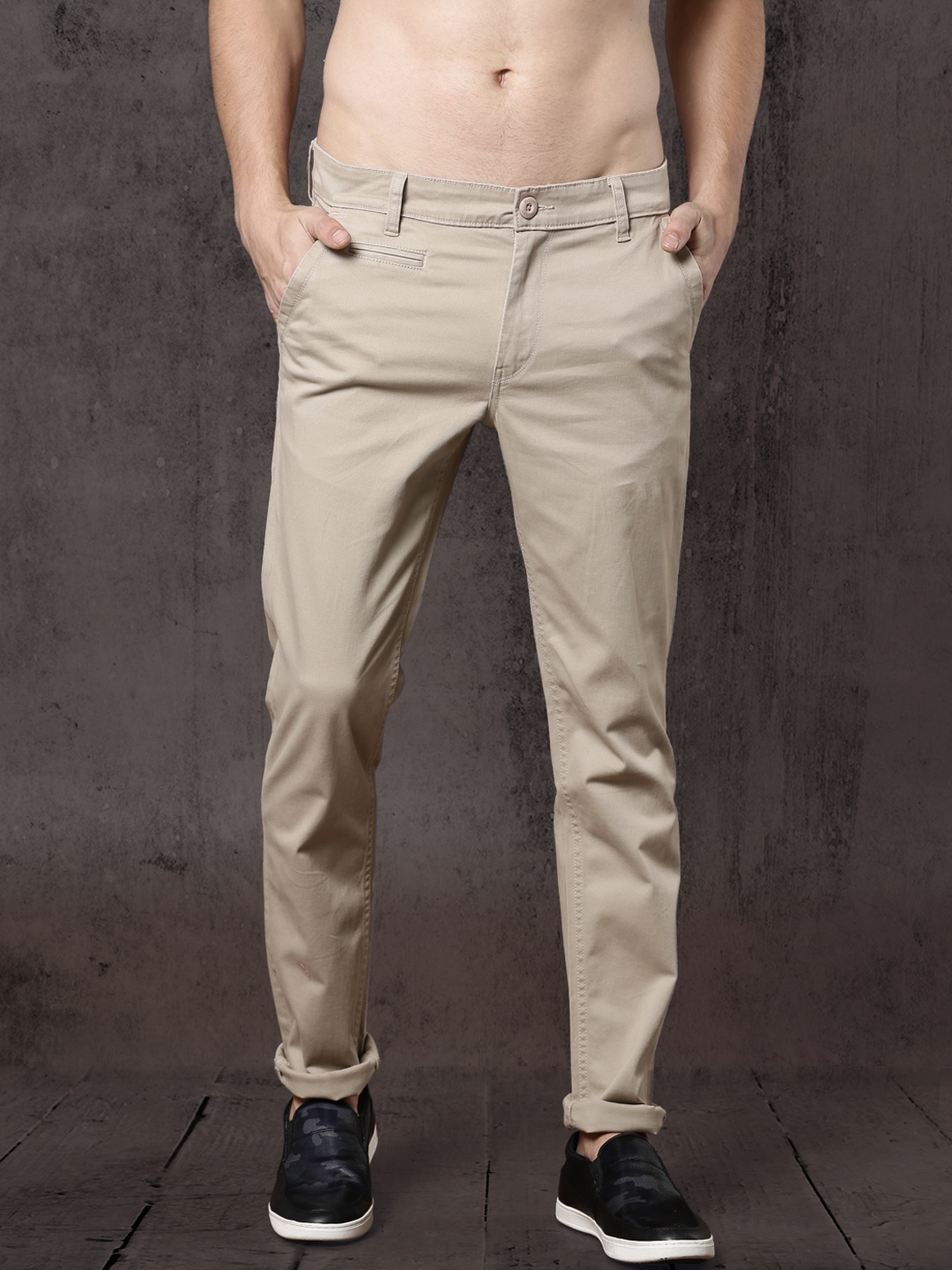 

Roadster Time Travlr Men Beige Slim Fit RegularChinos