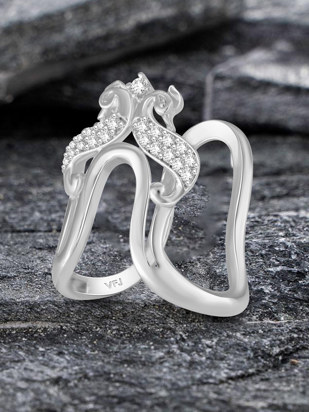 

Vighnaharta Rhodium-Plated Cubic Zirconia-Studded Ghoda Vanki Ring, Silver