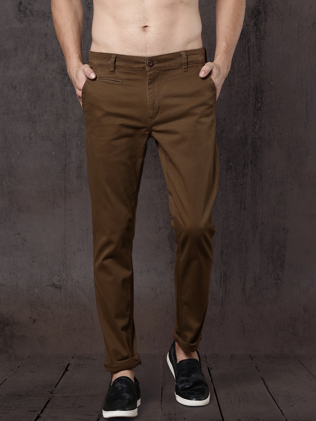 

Roadster Time Travlr Men Brown Slim Fit Solid Chinos