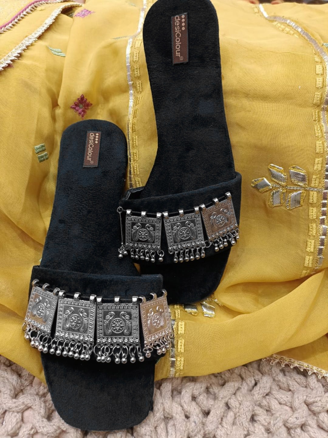 

DESI COLOUR Embellished Open Toe Flats, Black