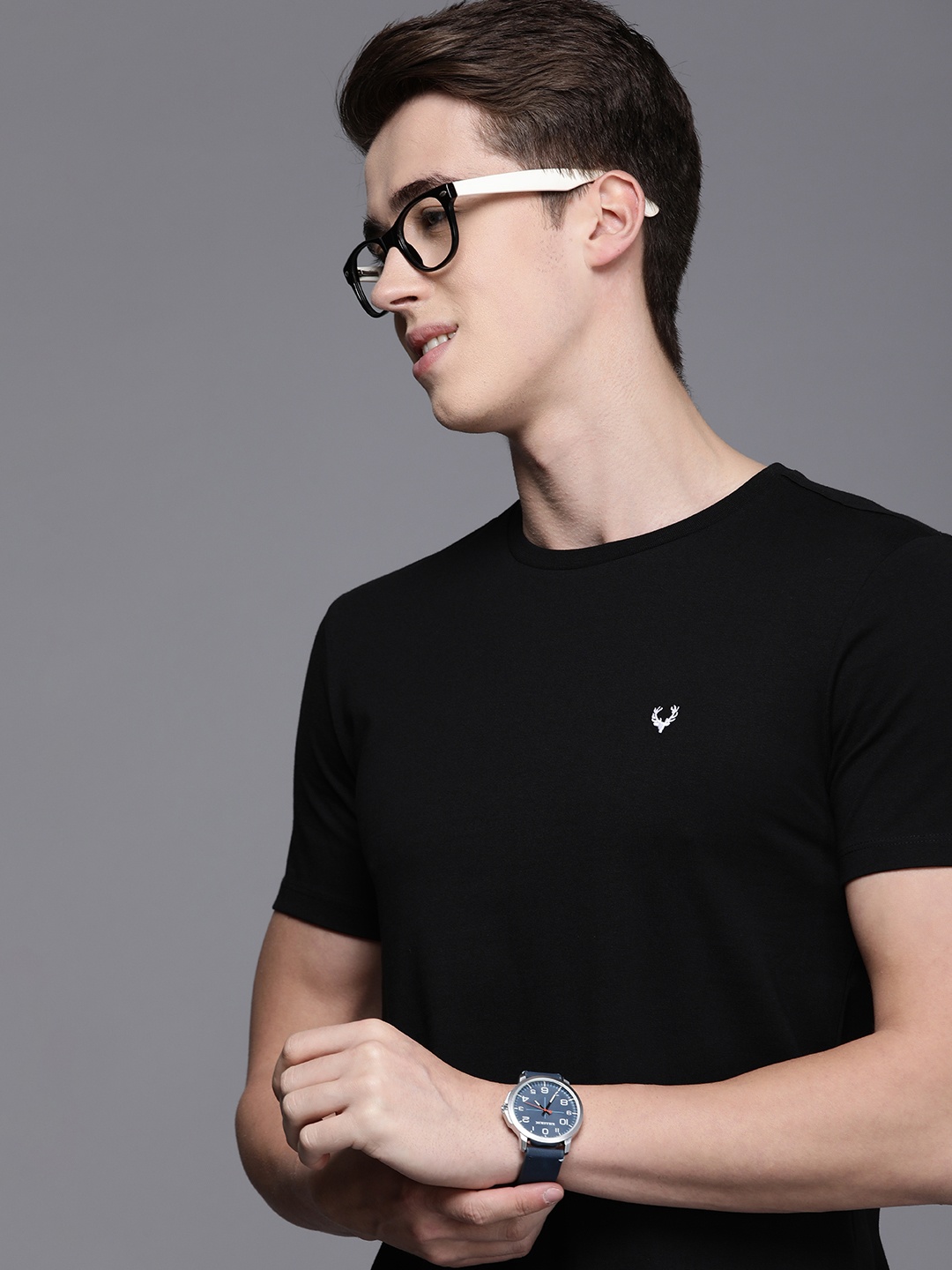 

Allen Solly Men Solid Regular Fit T-shirt, Black