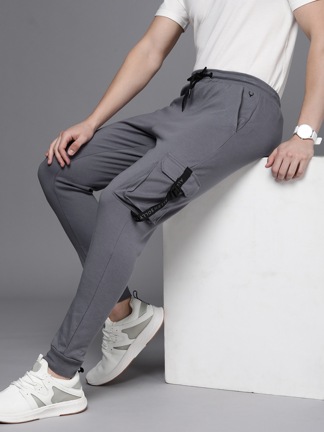 

Allen Solly Tribe Men Solid Regular Fit Joggers, Purple