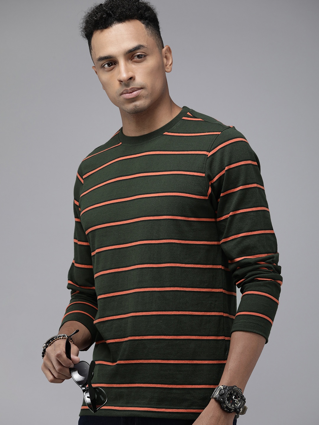 

Roadster Men Striped T-shirt, Green