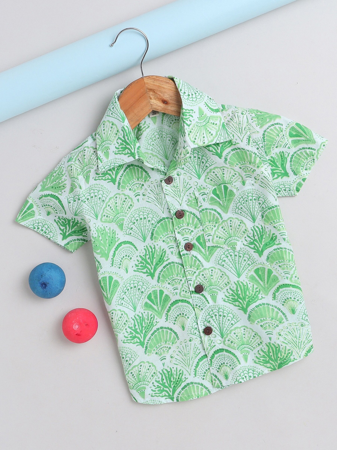 

The Magic Wand Boys Slim Fit Floral Printed Pure Cotton Casual Shirt, Green