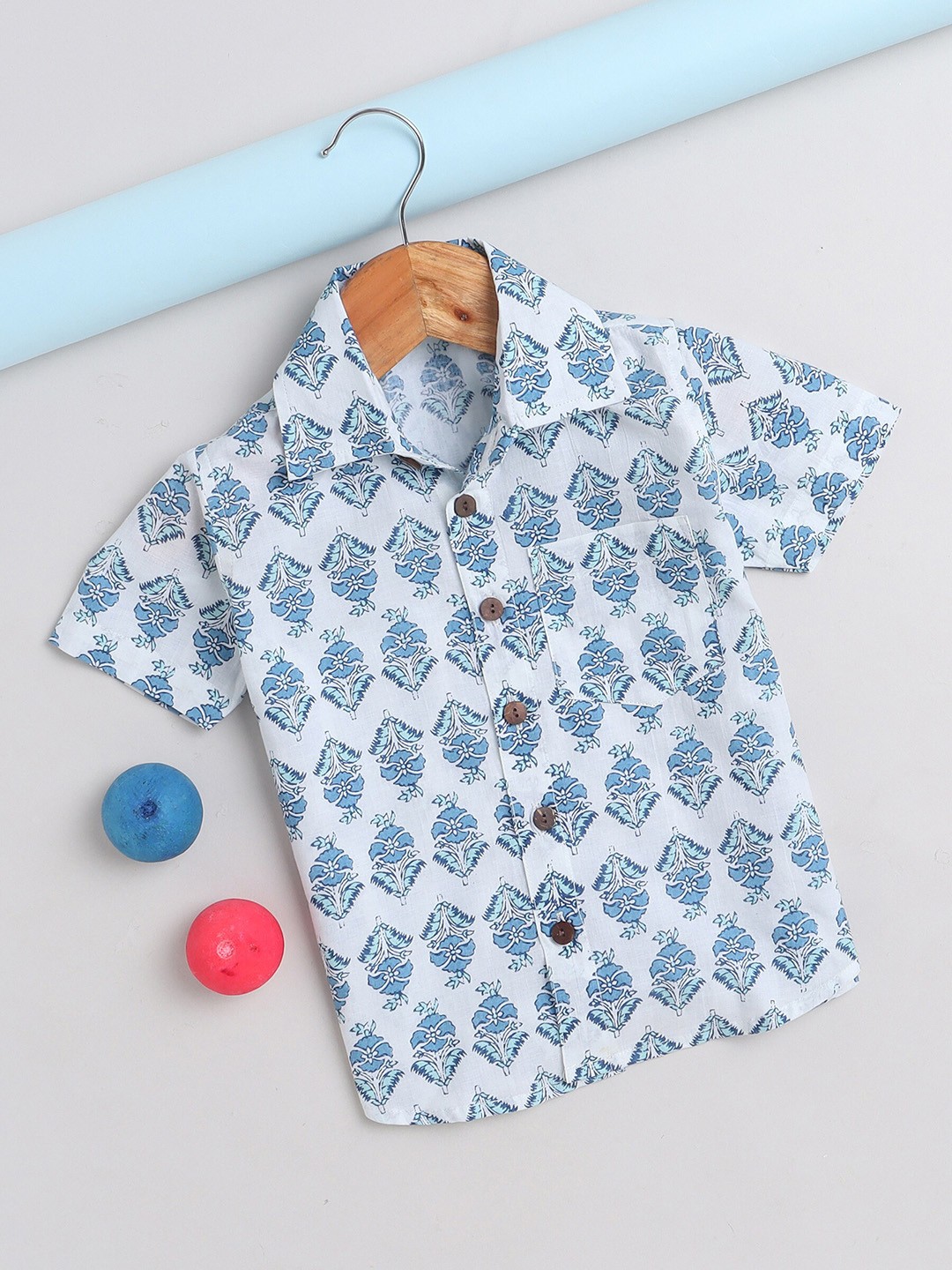 

The Magic Wand Boys Slim Fit Floral Printed Pure Cotton Casual Shirt, Off white