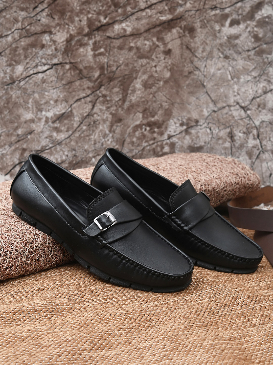 

Provogue Men Buckled Loafers, Black