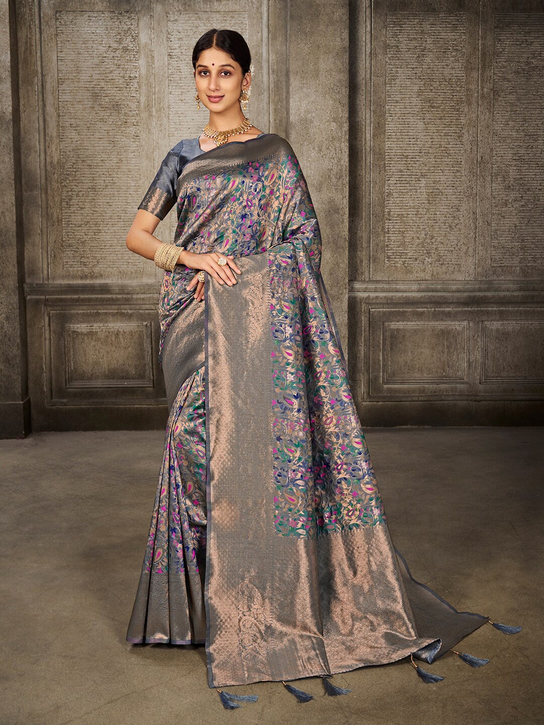 

Pisara Ethnic Motifs Woven Design Zari Silk Cotton Banarasi Saree, Grey