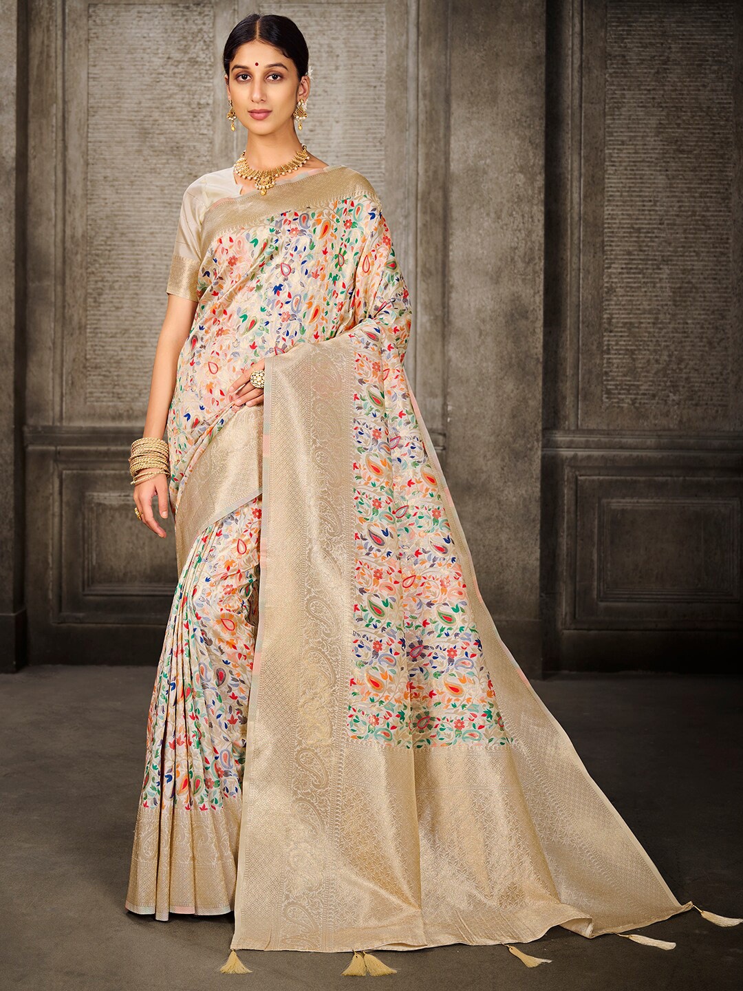 

Pisara Ethnic Motifs Woven Design Zari Silk Cotton Banarasi Saree, Off white