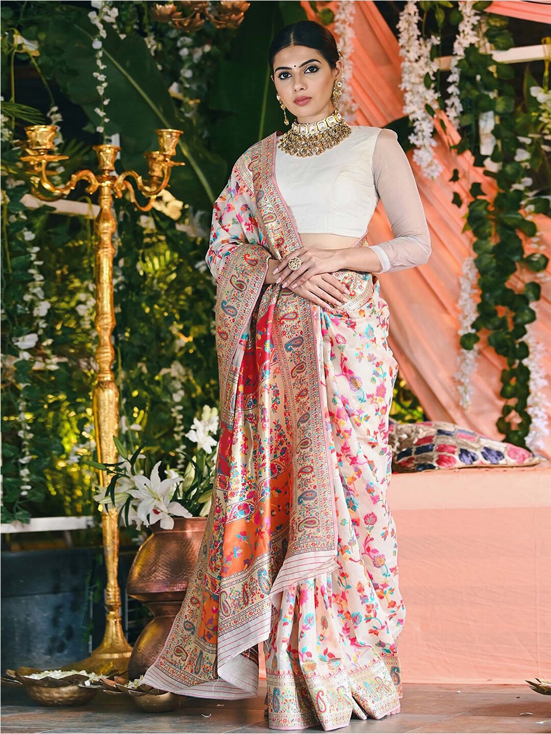 

Pisara Ethnic Motifs Woven Design Zari Silk Cotton Banarasi Saree, Off white