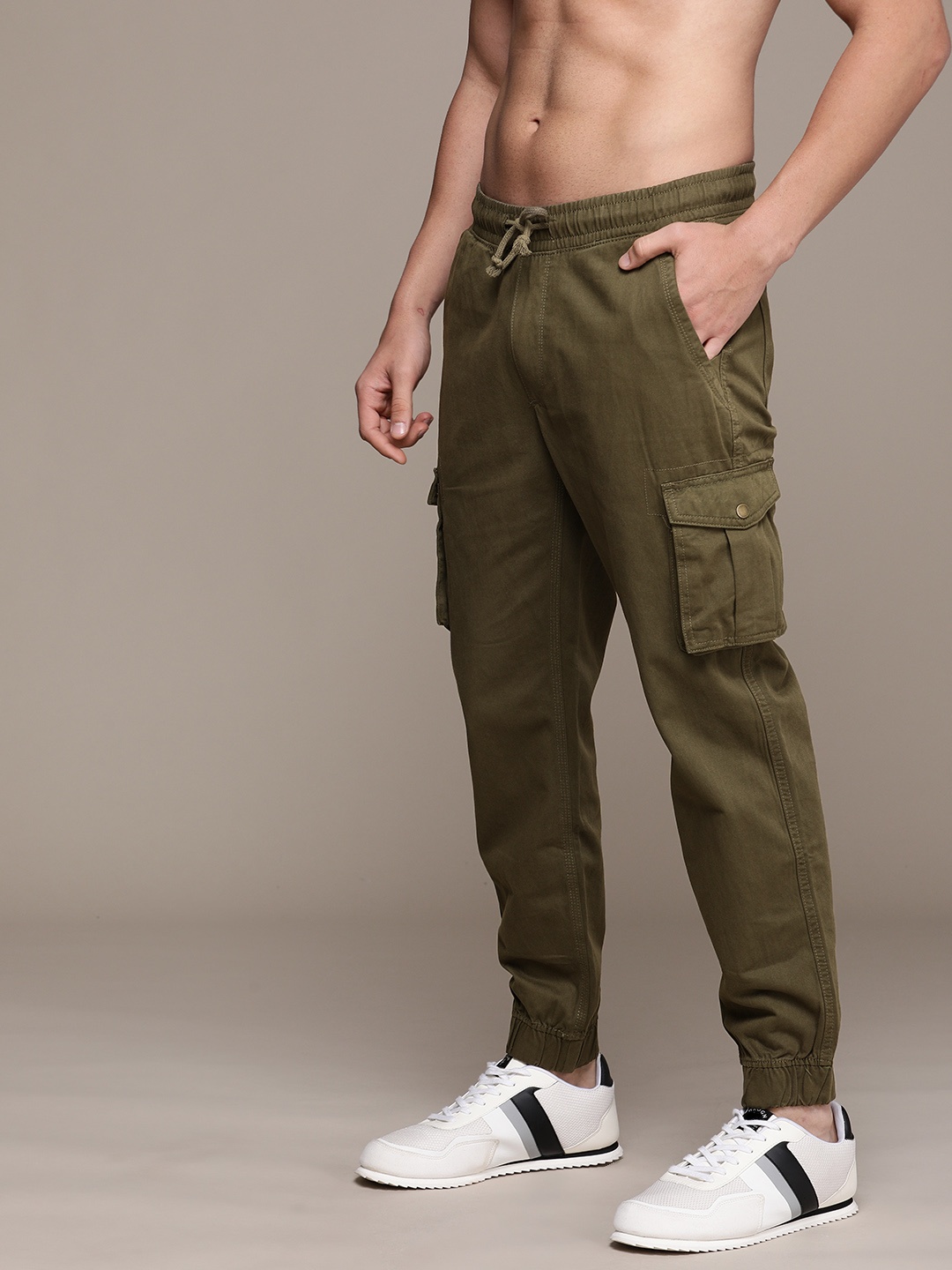 

The Roadster Lifestyle Co. Men Pure Cotton Cargo Joggers, Olive