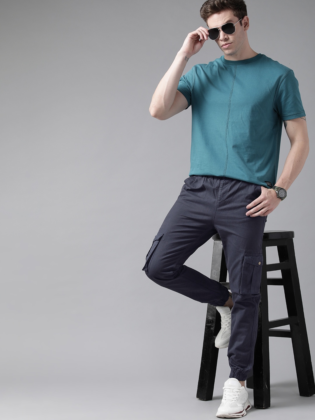 

Roadster Men Navy Blue Solid Mid-Rise Woven Pure Cotten Cargo Trousers