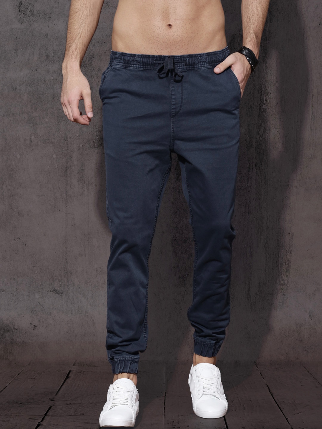 

Roadster Men Navy Slim Fit Pure Cotton Joggers, Navy blue