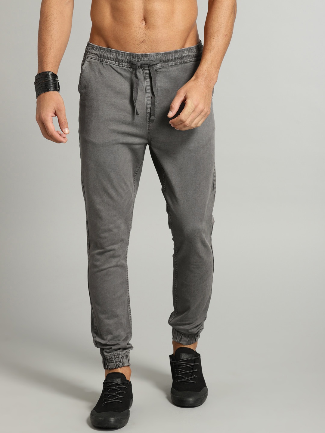 

Roadster Men Grey Slim Fit Joggers