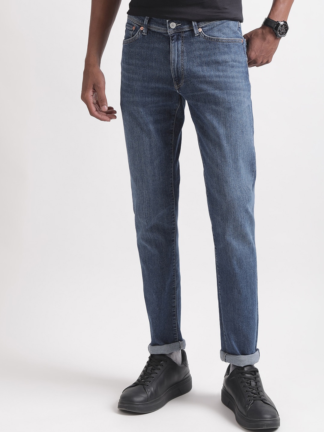 

GANT Men Mid-Rise Slim Fit Light Fade Jeans, Blue
