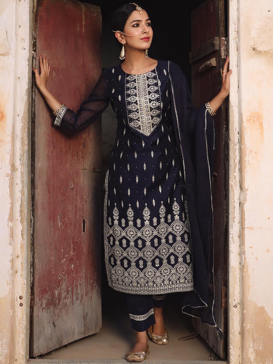 

SCAKHI Ethnic Motifs Printed Gotta Patti Kurta With Trousers & Dupatta, Navy blue