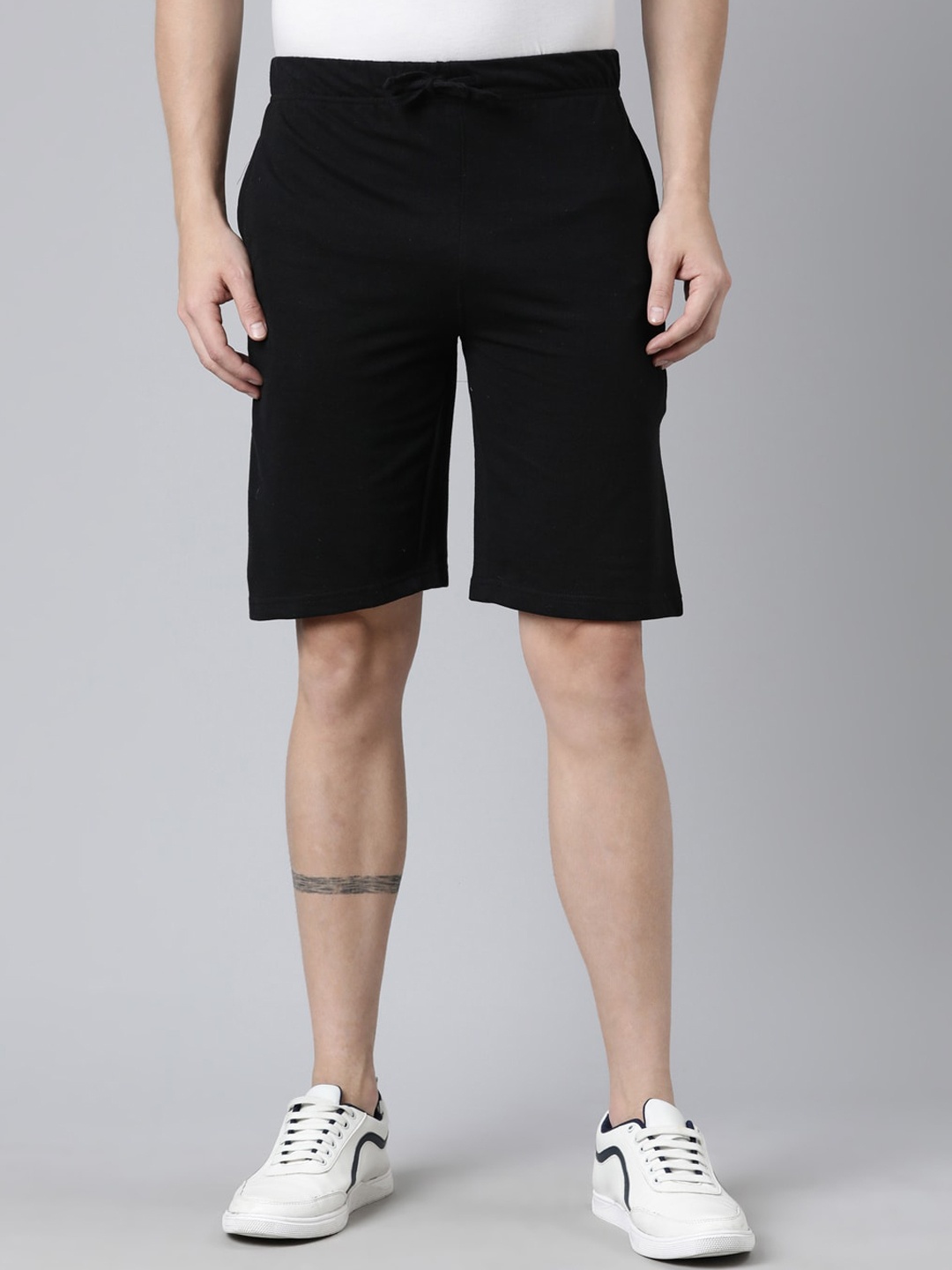 

recast Men Mid-Rise Regular Shorts, Black