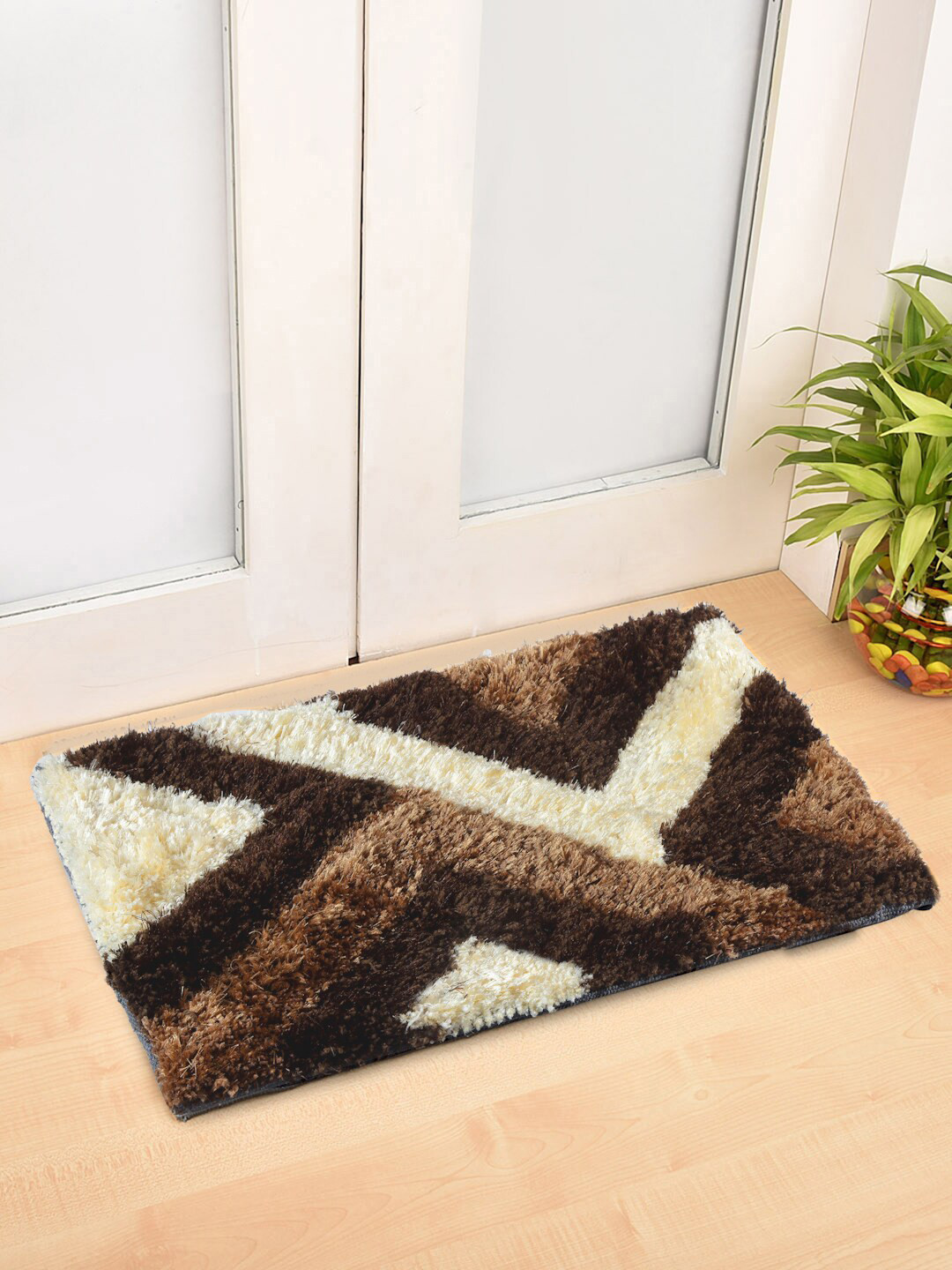 

FABINALIV Brown & Cream Geometric Anti-Skid Fade Resistant Doormat